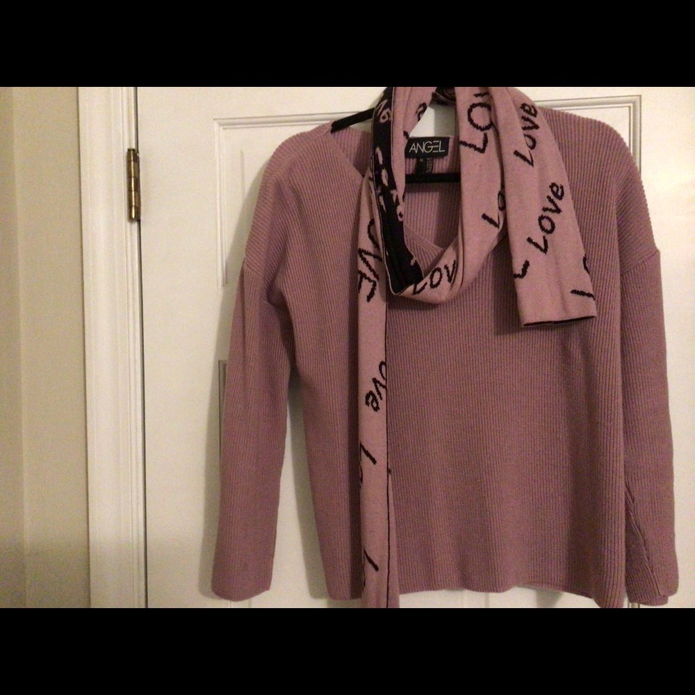 Mauve sweater with scarf